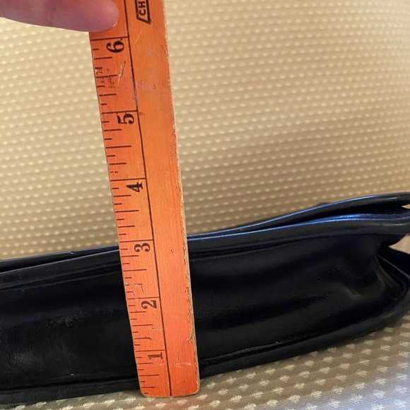 Vintage Coach Black Leather Handbag with Unique Serial Number - Picture 12 of 14